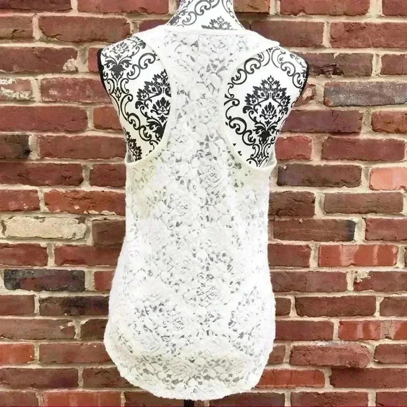 EXPRESS “Tough Chic” Creme Lace Scoop Neck Graphic Sleeveless Tank Top Size M - Picture 8 of 8